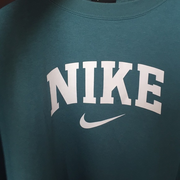 Womens Nike Pullover Sweater - Picture 2 of 9